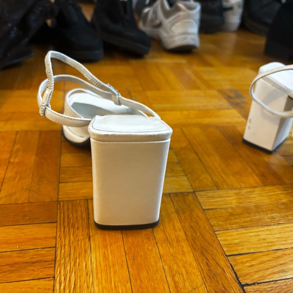 Pegabo White Women's Heels - Picture 3 of 8